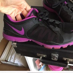 Black and purple Nike running/walking shoes